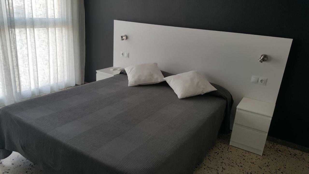 Hostal Can Joanet Cambrils Exterior photo